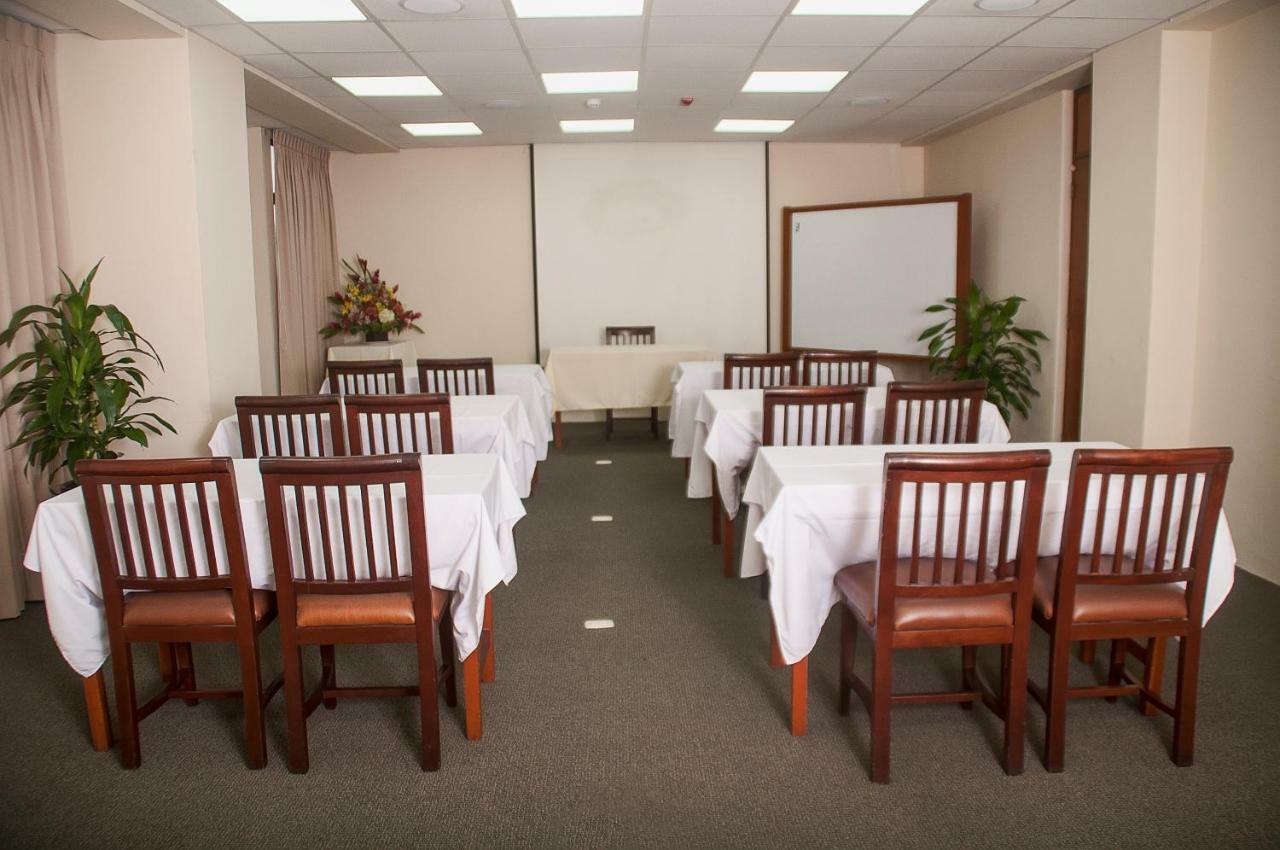 Ferrua Hotel Lima